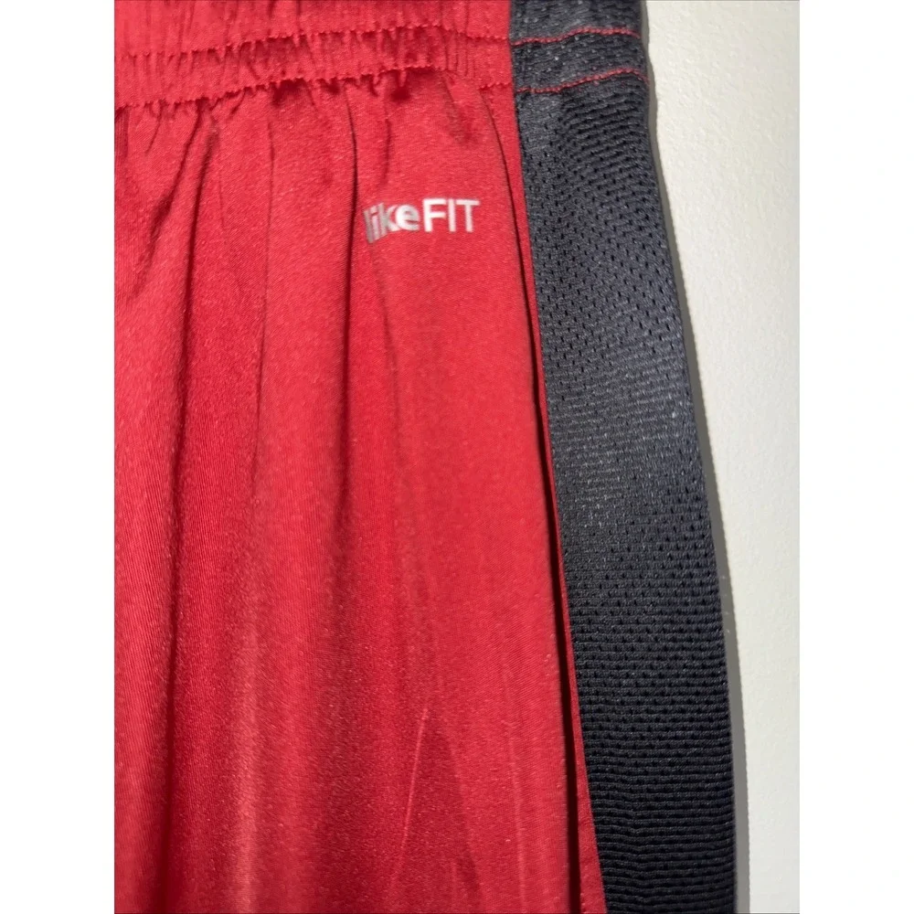 NEW Y2K 90s Nike fitdry Men's‎ Football shorts red black Sz L Large BNWT